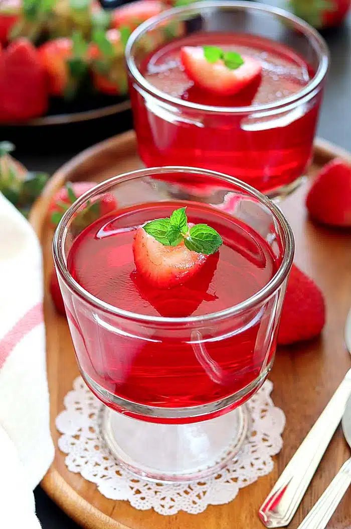 🍓 Hartley’s Strawberry Jelly 135g – Classic British Dessert