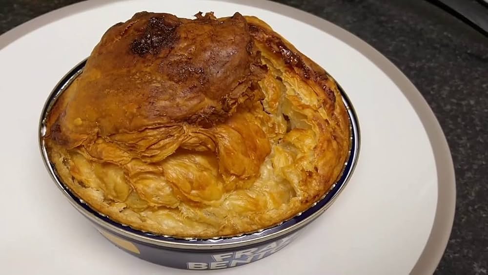 Fray Bentos Just Chicken Pie 425g – British canned puff pastry pie with tender chicken filling, Buy British PH