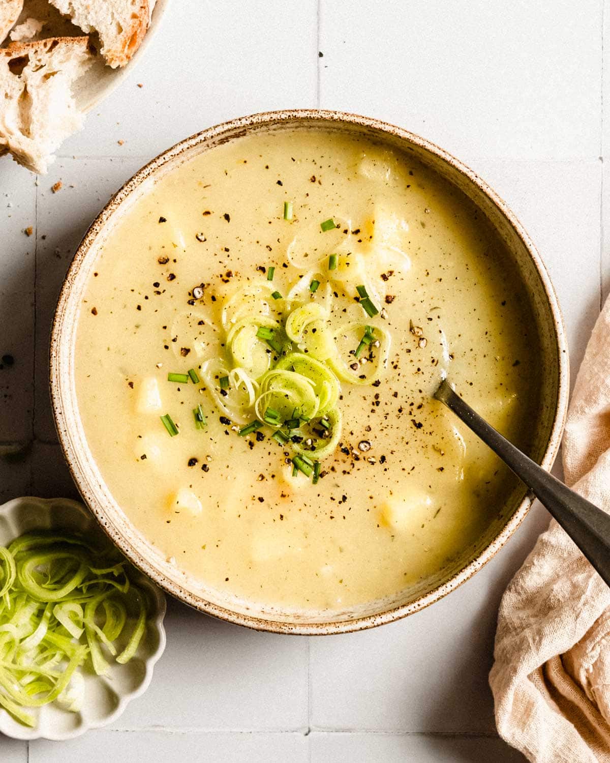 🥣 Sainsbury's Leek & Potato Soup 400g – Creamy British Comfort in a Tin