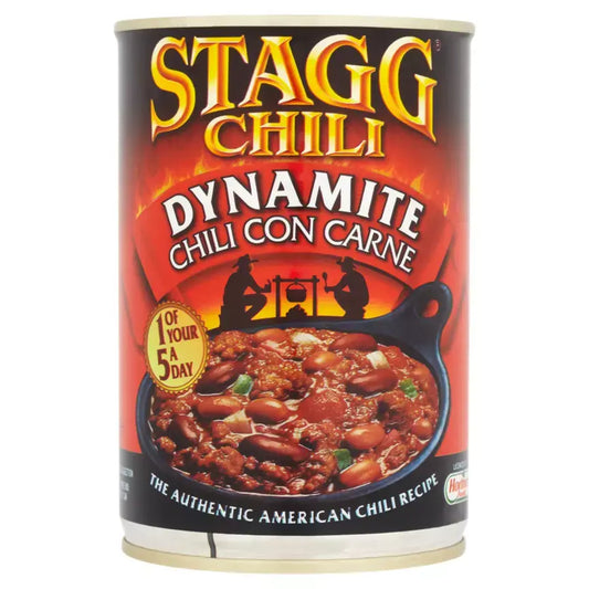 Can of Stagg Dynamite Chili Con Carne on a white background